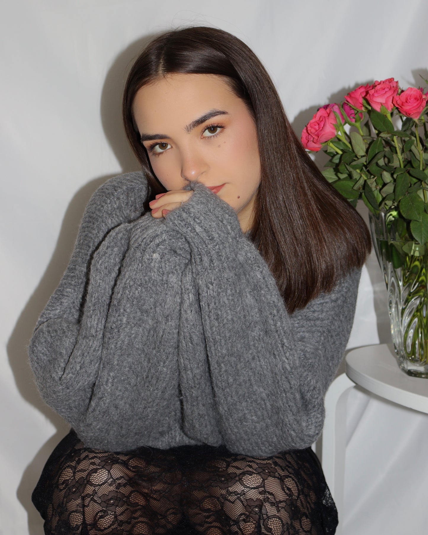 Le pull en mohair gris