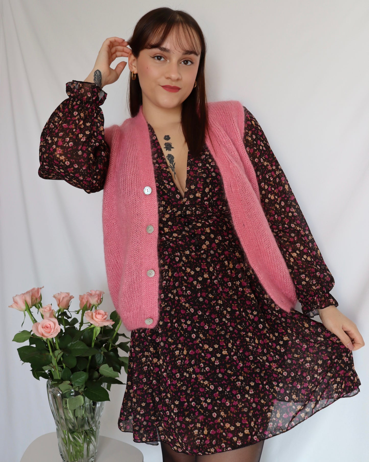 Le gilet sans manche en mohair rose